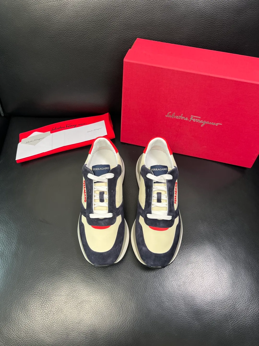 Men's shoes 💰780 Ferragamo High quality top handicrafts Ferragamo counters sell original factory configuration at the same time, imported original cowhide from Italy, imported water-dyed cow lining, soles: original factory special original soles are super comfortable, original factory and single goods, welcome to compare at the same time at the counter, code number 39-44 (customized 38 45)